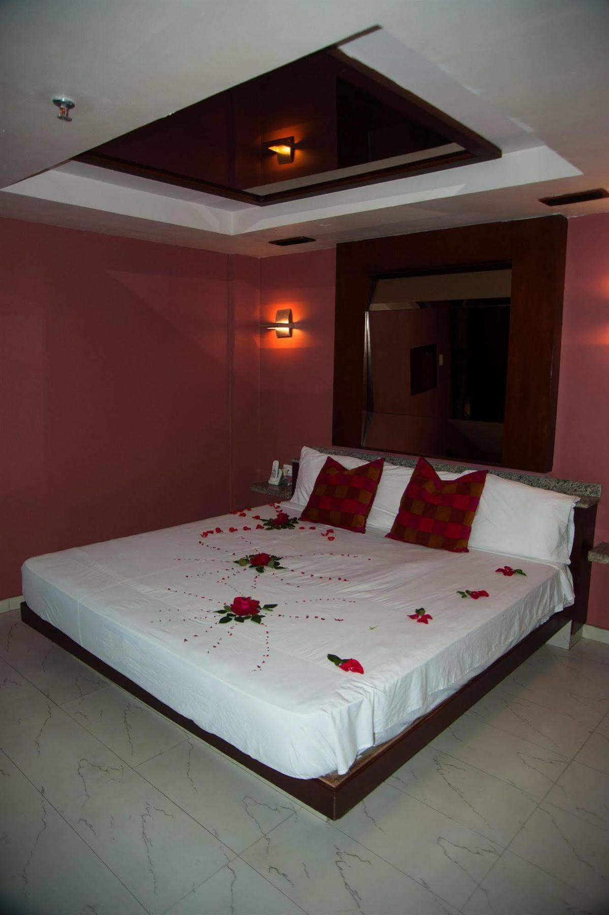 Hotel Aladdin Caracas Exterior photo
