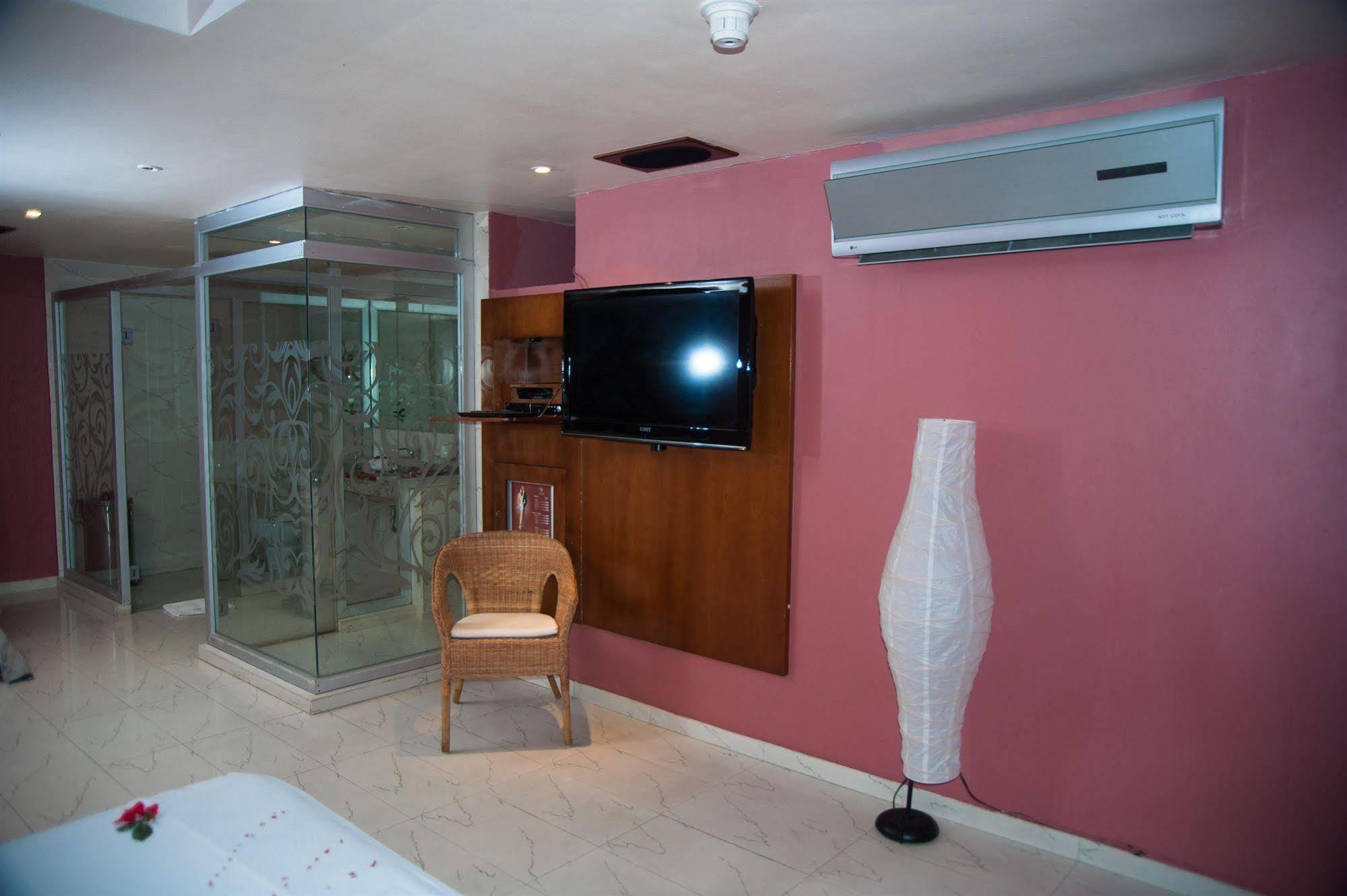 Hotel Aladdin Caracas Exterior photo